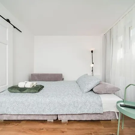 Close To Everywhere, Cosy Place Апартаменты Краков