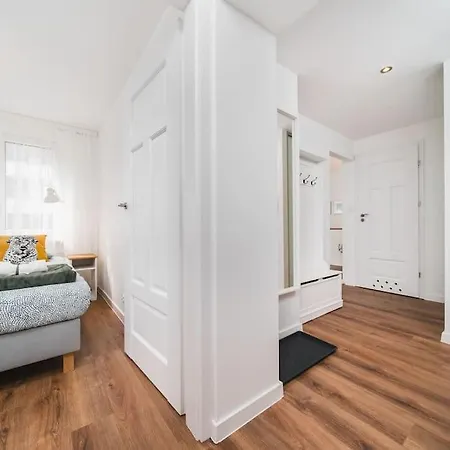 Close To Everywhere, Cosy Place *