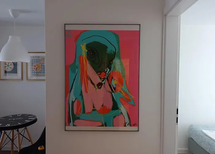 Close To Everywhere, Cosy Place